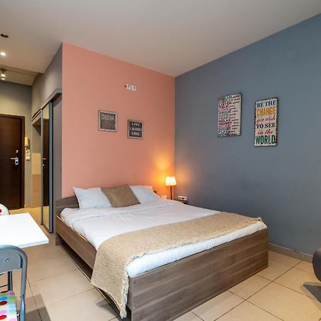 Ideally Located Apartment In Central Афины Экстерьер фото