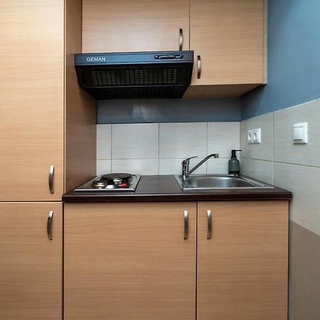 Ideally Located Apartment In Central Афины Экстерьер фото