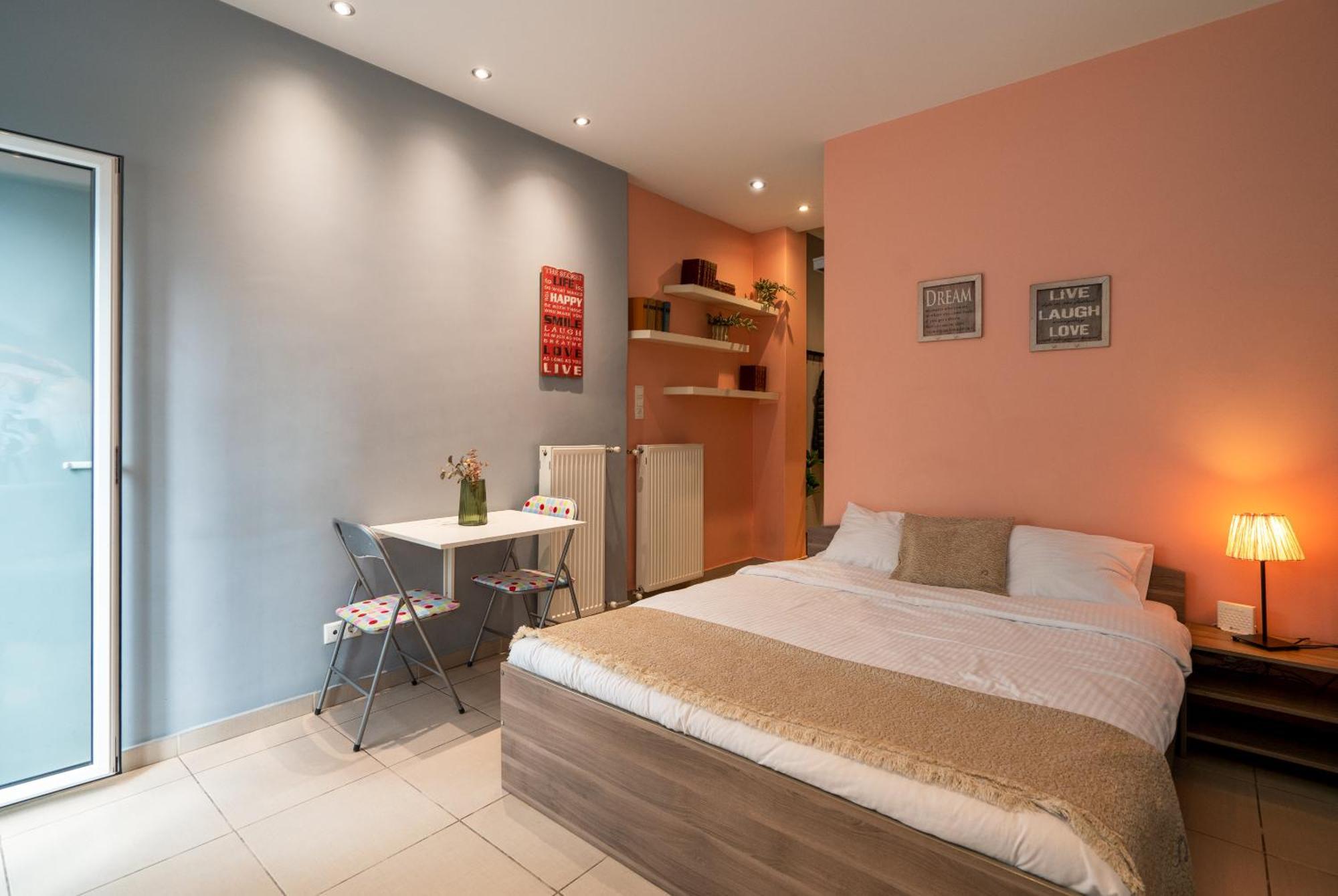 Ideally Located Apartment In Central Афины Экстерьер фото