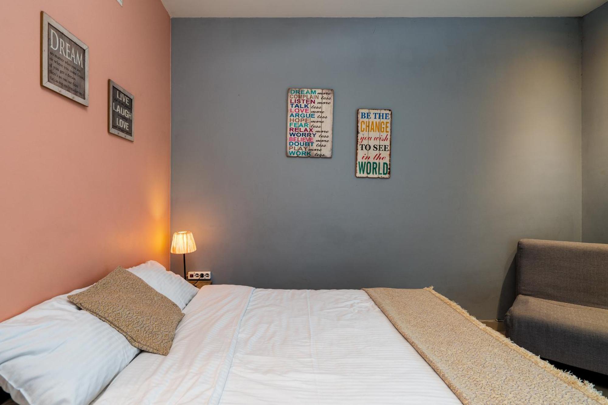 Ideally Located Apartment In Central Афины Экстерьер фото