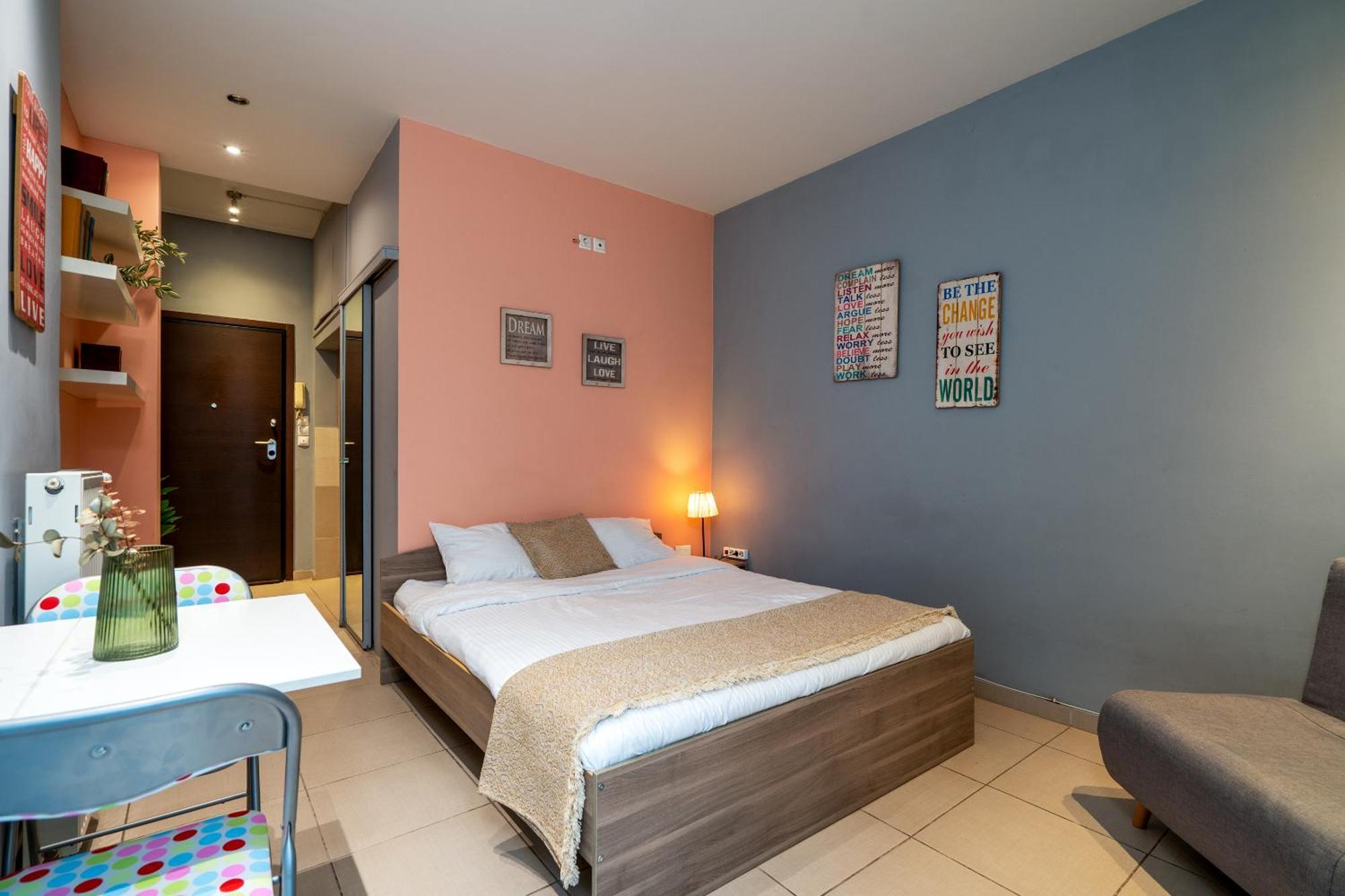 Ideally Located Apartment In Central Афины Экстерьер фото