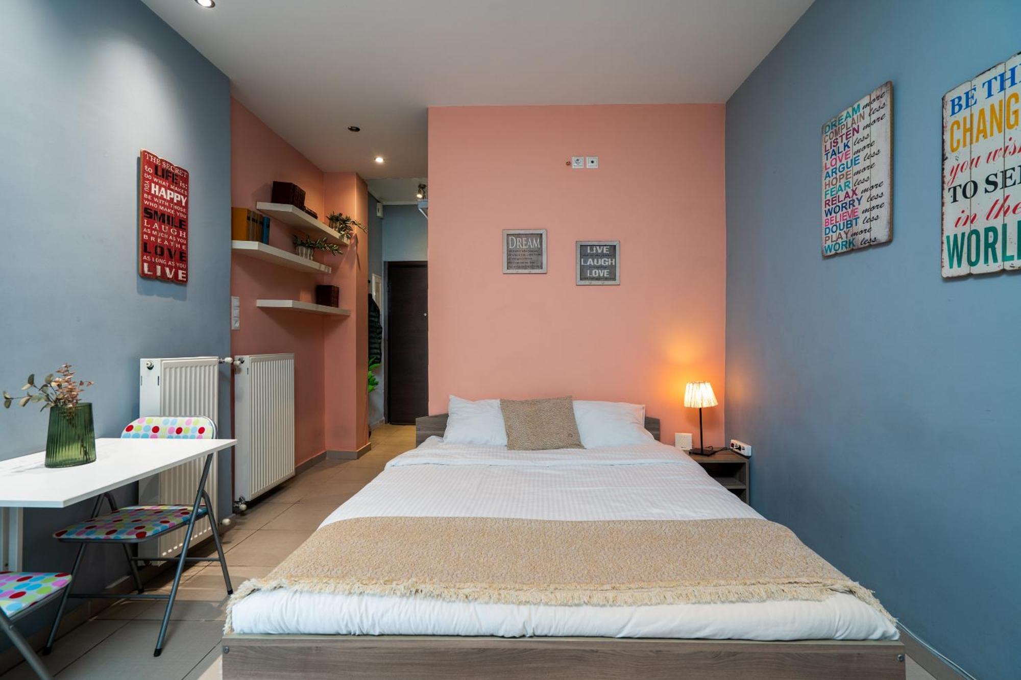 Ideally Located Apartment In Central Афины Экстерьер фото