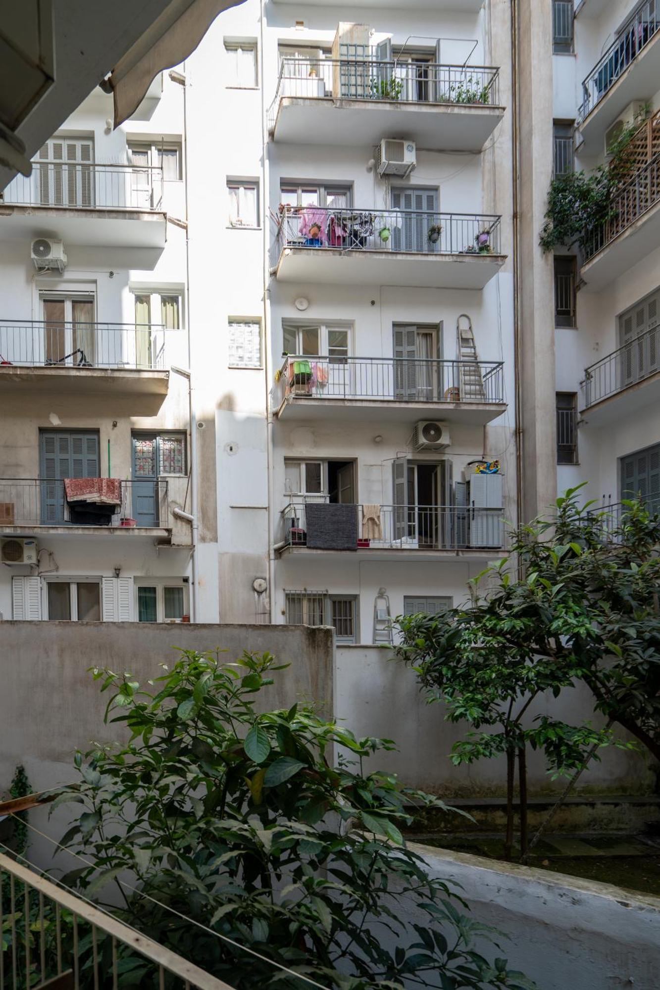 Ideally Located Apartment In Central Афины Экстерьер фото